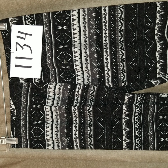 Women's leggings by Eye Candy, size 1X - Picture 2 of 3
